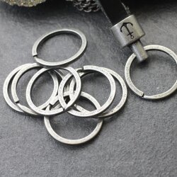 5 Dark Antique Silver metal Keyrings, 30 mm