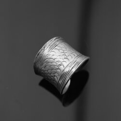 Wide Band Ring,