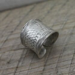 Wide Band Ring,