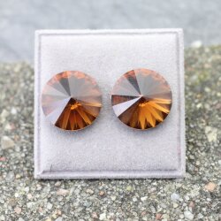 14 mm Rivoli Ohrstecker Ohrringe mit Swarovski Kristallen. Smoked Topaz