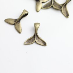 20 Antique Brass Whale Tail Pendants, Whale Fluke Charm