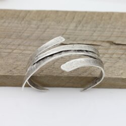 Antique Silver Hammered 4 Lines cuff bracelet