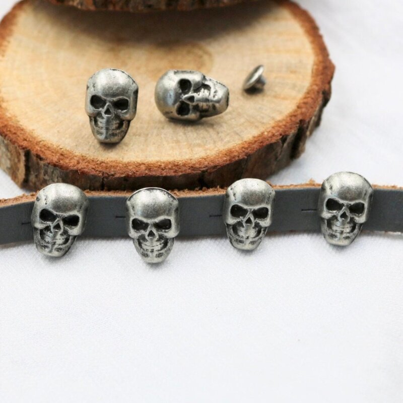 Totenkopf-Hundehalsband Aus Kunstleder – Verstellbar Mit Spike-Nieten, Für Mittlere Bis Große Hunde