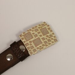 Roseperlmutt Belt Buckle With Stone Pattern