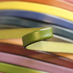 1 m Flat Leathercord 10*2 mm 7 Olivine