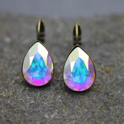 Elegant earrings with sparkling pear-shaped Swarovski...