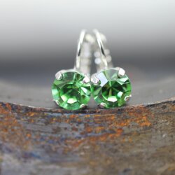 Elegante 8mm Ohrringe mit Swarovski Kristallen im...