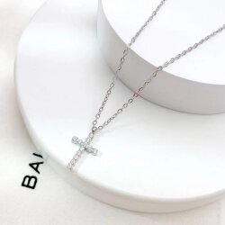 Unisex Minimalist Cross Necklace – Silver-Plated Stainless Steel, Water-Resistant, Hypoallergenic & Durable