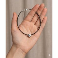 Stern Kette mit Lederband und Zirkonia Stein, Edelstahl Stern Anhänger an schwarzer Kordel, Minimalistischer Schmuck, Geschenk für Sie