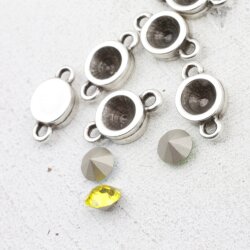 10 Stück Anhängerfassungen mit 2 Ösen für 8 mm Swarovski Chatons – Versilbert