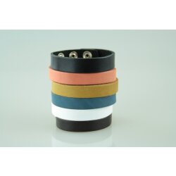 22 cm LeatherBracelet with press button, thickness 2 mm