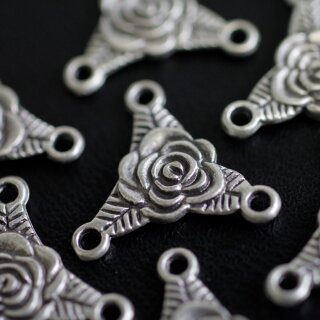 10 Triangle Flower Pendants