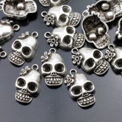 10 Lady Skull, Deaths head Pendants, Silver Charms