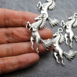 5 horse Pendants