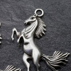 5 horse Pendants