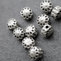 10 Thorne Flower Beads