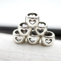 10 Heart Beads