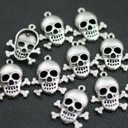 10 Skull, Deaths head pirate Pendants