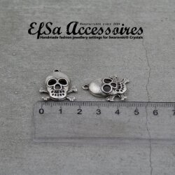 10 Skull, Deaths head pirate Pendants