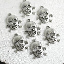 10 Skull, Deaths head pirate Pendants