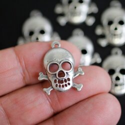 10 Skull, Deaths head pirate Pendants