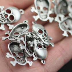 10 Skull, Deaths head pirate Pendants