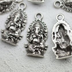 10 Antique Silver Elephant Ganesha Charms Pendants