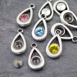 10 Antique Silver Pendants setting for 8 mm Chatons...