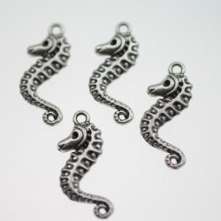 10 Seehorse Pendants