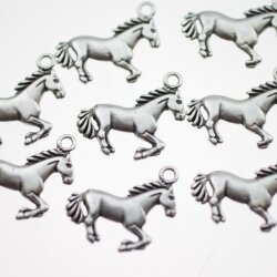 10 horse Pendants