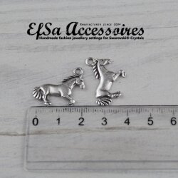 10 horse Pendants