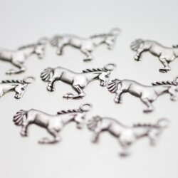 10 horse Pendants