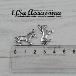 10 horse Pendants