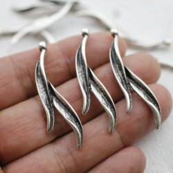 10 willow leaf Pendants