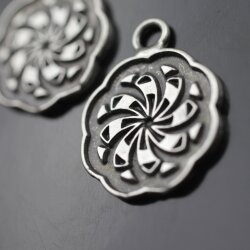 10 Oriental Flower Pendants