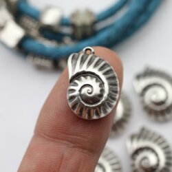 10 shell Pendants