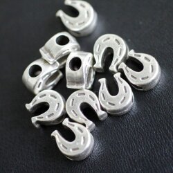 10 horseshoe Beads