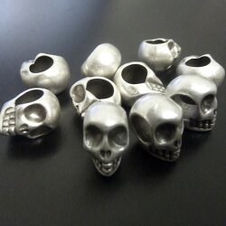 10 Totenkopf Perlen, altsilber