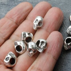 10 Totenkopf Perlen, altsilber