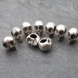 10 Totenkopf Perlen, altsilber