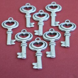 10 Heart Key Pendants