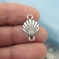 10 shell Pendants