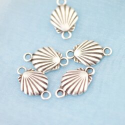 10 shell Pendants