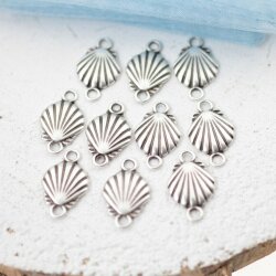 10 shell Pendants