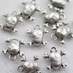 10 Skull, Deaths head Pendants