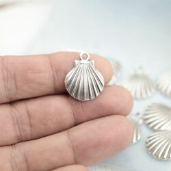 10 shell Pendants