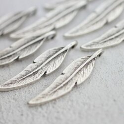 10 Feather Pendants