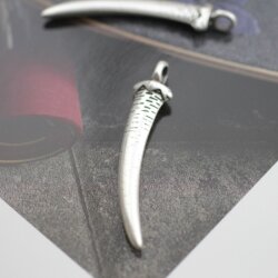 5 predator tooth Pendants