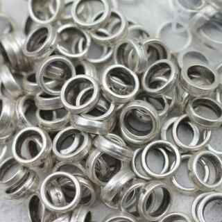 100 metal rings