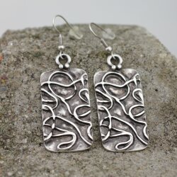 Rectangular earhooks with flourish